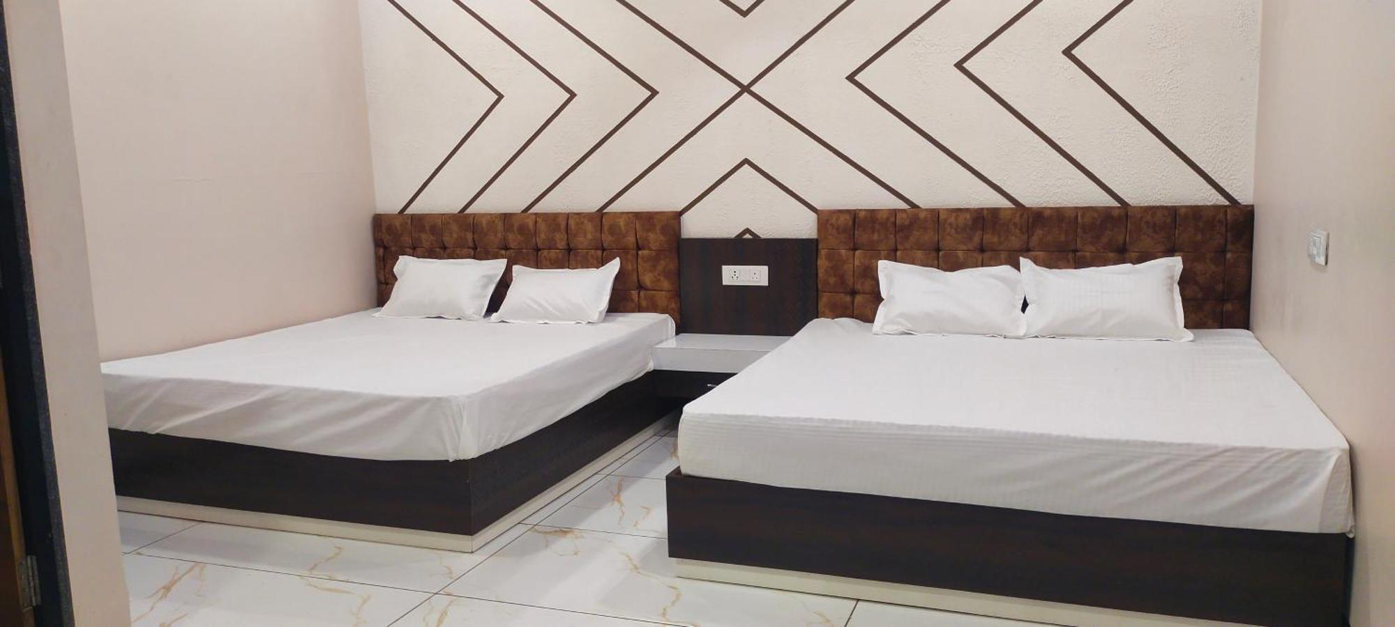 Anant Home Stay Ujjain Exteriör bild